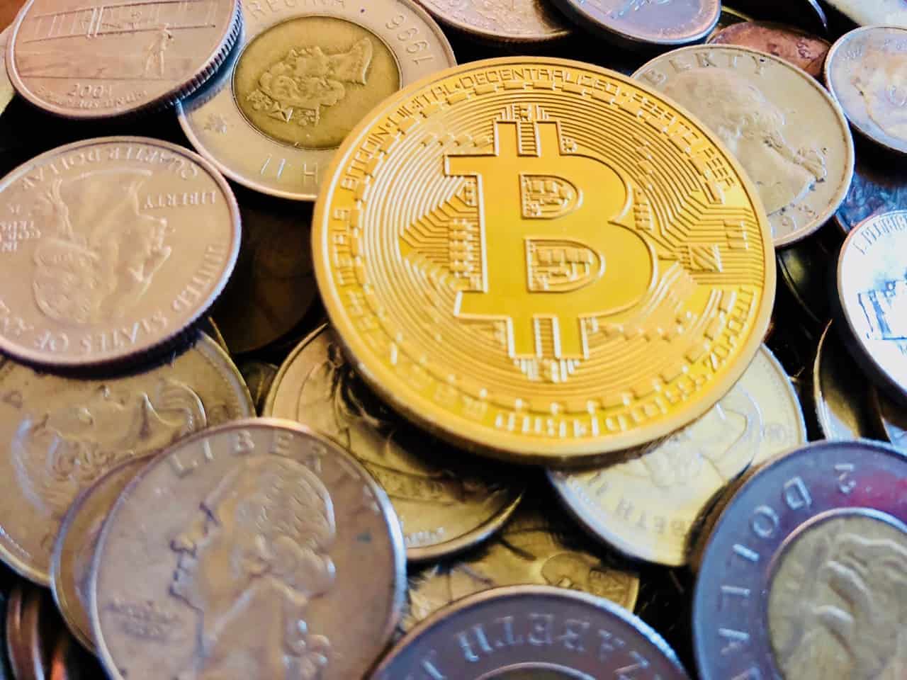 Bitcoin Rising Most Popular Crypto Tops Hovers Around Usd 5000 For - 