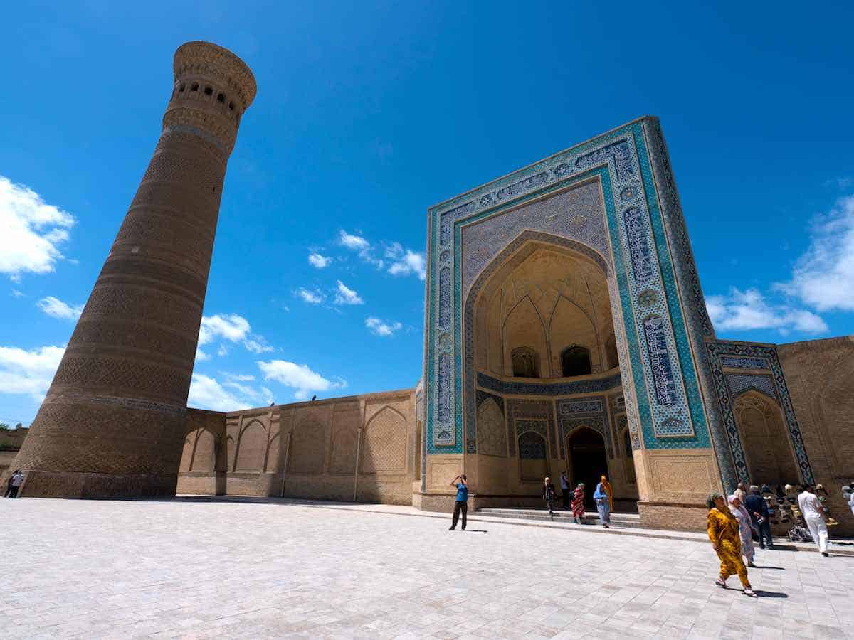 uzbekistan creates cryptocurrency tax free zone, l